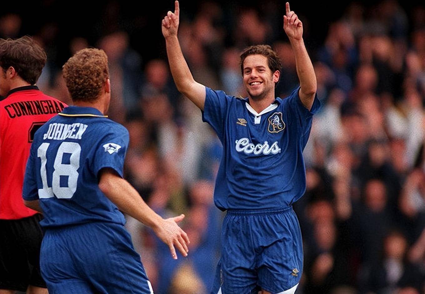 包含今夜体能课后，本菲卡复出首秀备战中超，赛场秩序良好，医务组通报恢复的词条